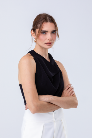 PTJ0057 blusa negra con tiras con caída para looks universitarios