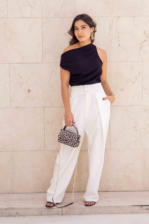 PTJ0057 blusa negra con tiras
