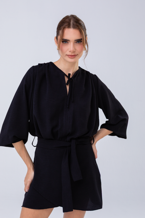 PTJ0057 vestido corto negro con laos delanteros con mangas