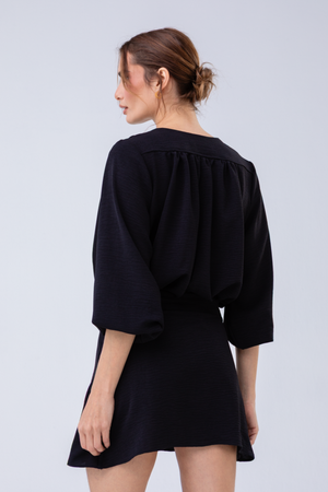 PTJ0057 vestido corto negro con laos delanteros