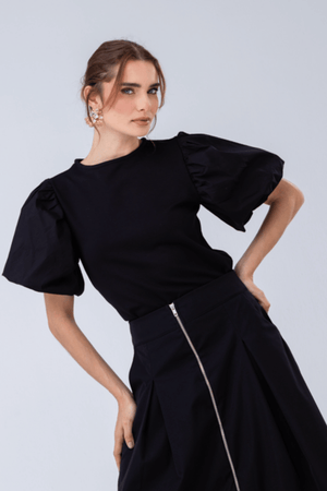 PTJ0058 falda con blusa negra