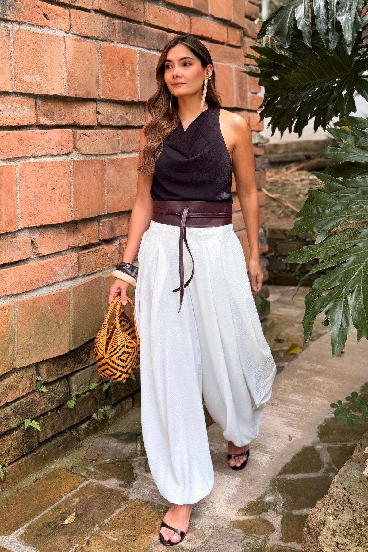 PTJ0147 pantalón con correa con blusa