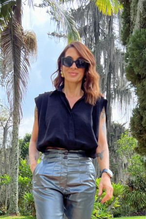 Hermosa blusa con escote en V