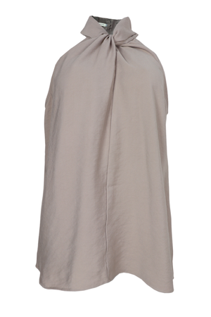 Hermosa blusa cuello halter, sin mangas