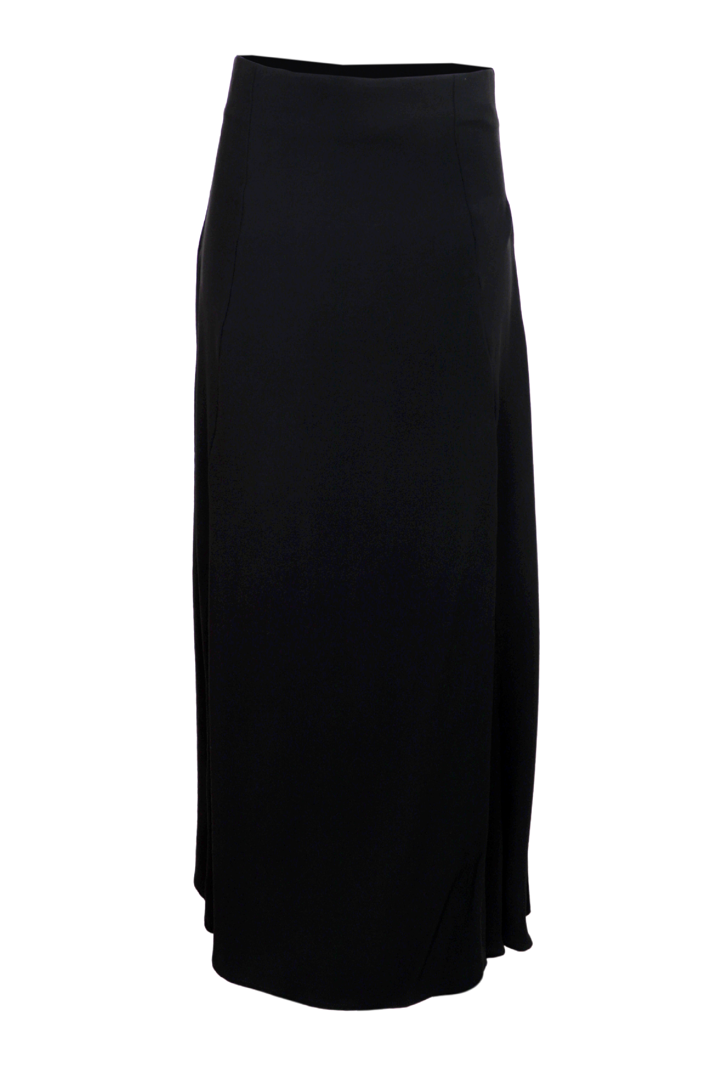 Hermosa falda con venas laterales maka color negro