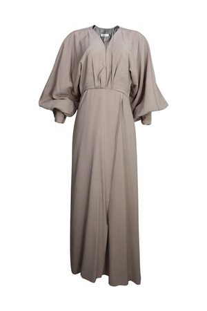 hermoso vestido largo con mangas largas y abertura en falda