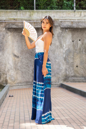 PTJ258029 pantalón con blusa blanca