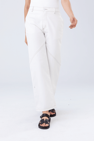 PTJ267104 pantalón con costuras y bolsillos