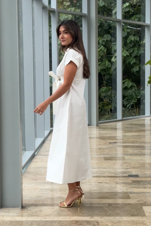 PTJ2693110 vestido midi blanco, con lazos.