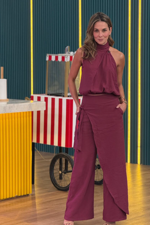 PTJ2844300 blusa cuello halter con pantalón vinotinto