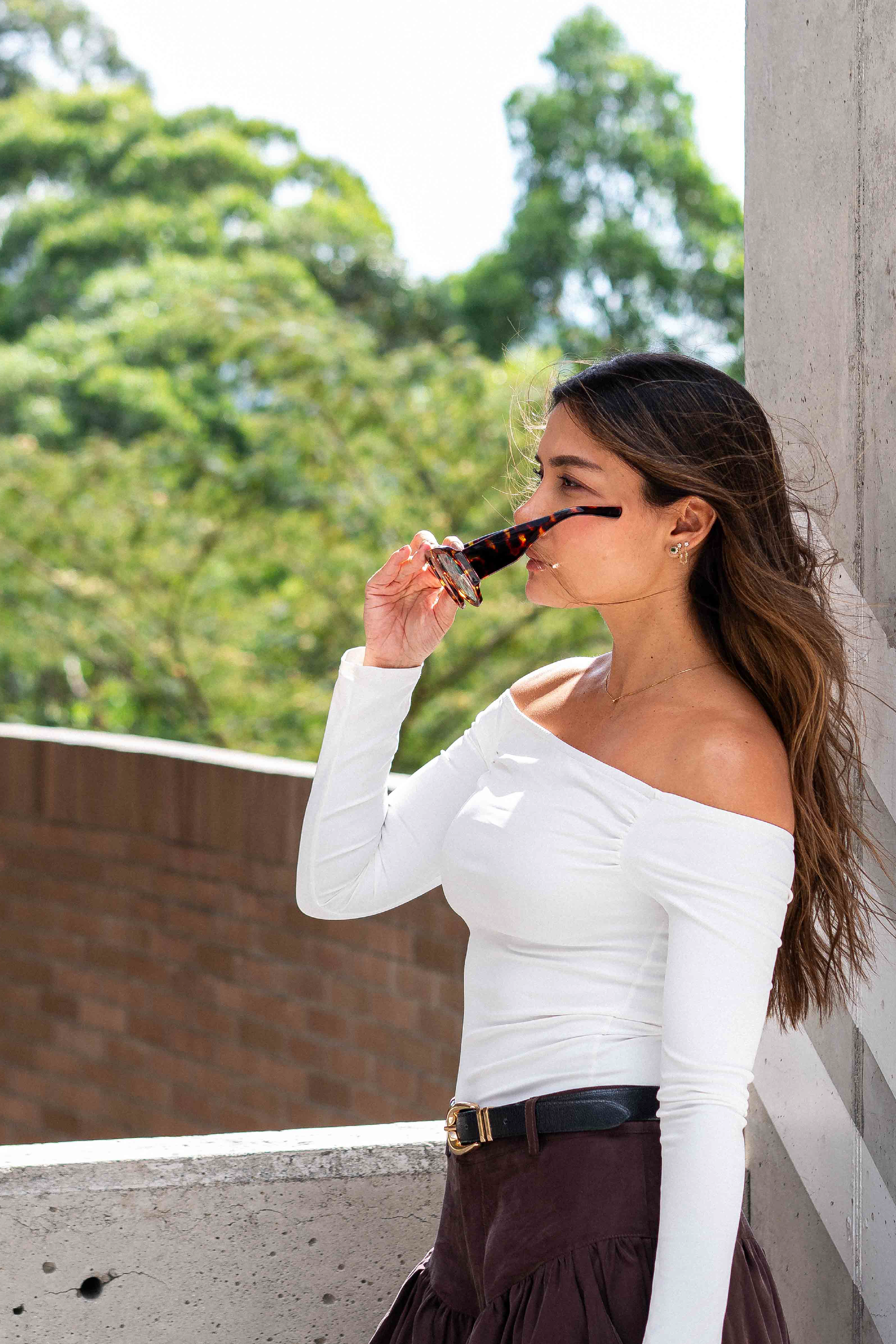 PTJ305319000 blusa manga larga con hombros descubiertos
