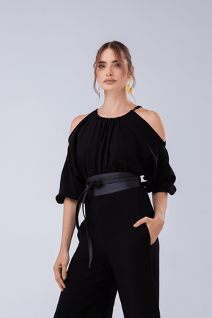 PTJ3071 enterizo con hombros descubiertos color negro