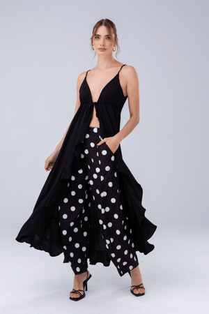 PTJ316312 blusa negra con pantalón de bolas