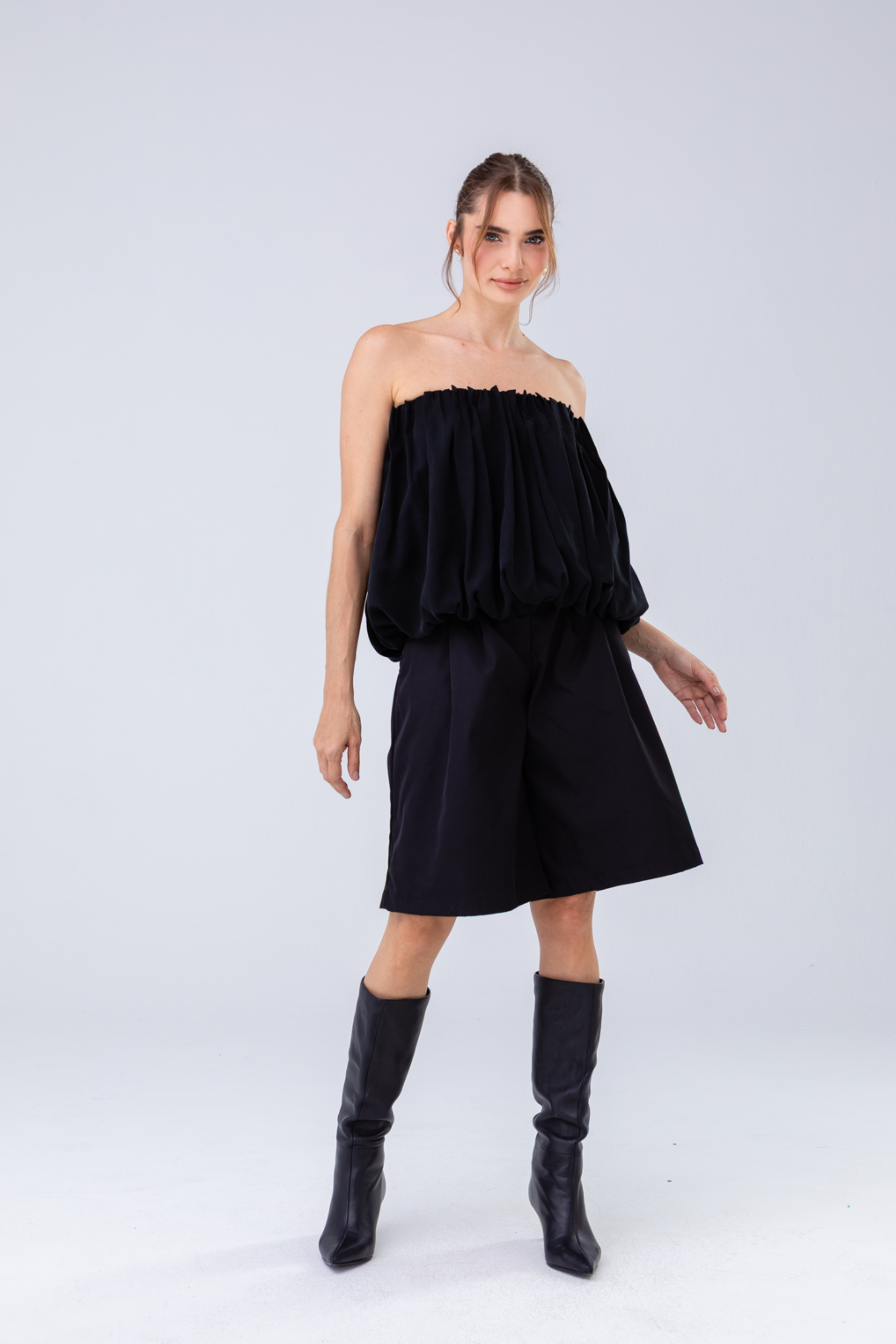 PTJ8815 blusa negra con elástico color negra y botas
