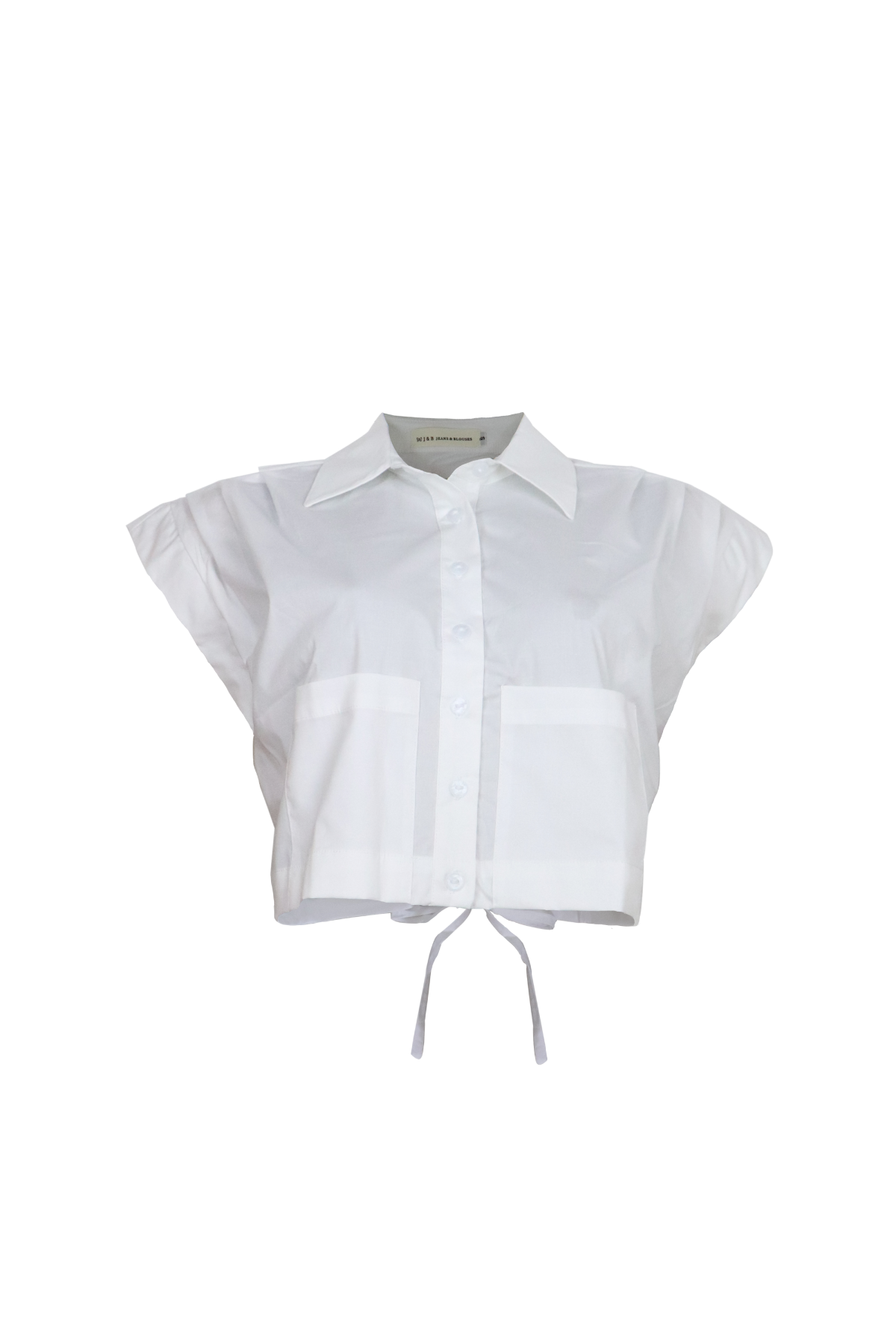 Camisa blanca tipo crop top con mangas cortas.
