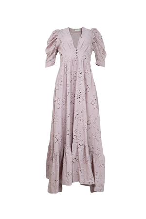 Vestido largo en ojalillo rosado.