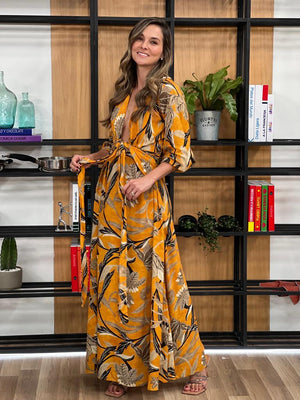 Vestido con escote profundo
