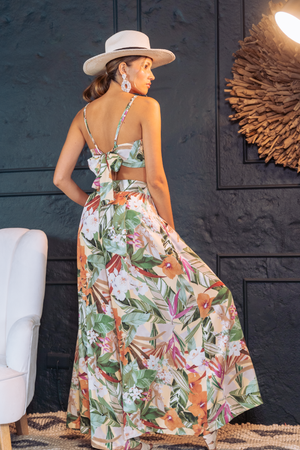 set para mujer con nudo en la espalda