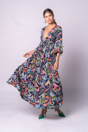 Vestido largo con escote en la espalda