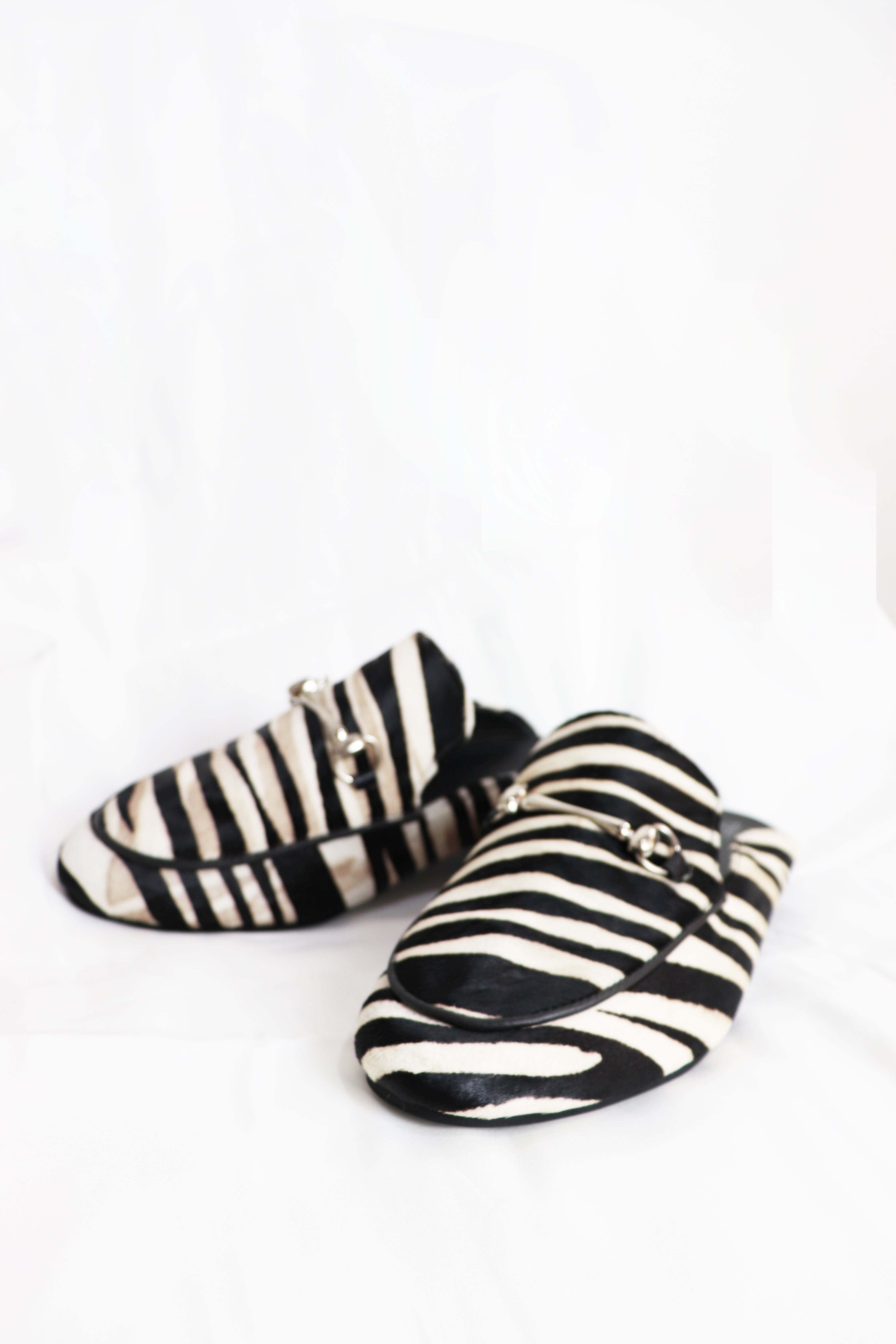 0006003 zapato con textura y detalle con hebilla 