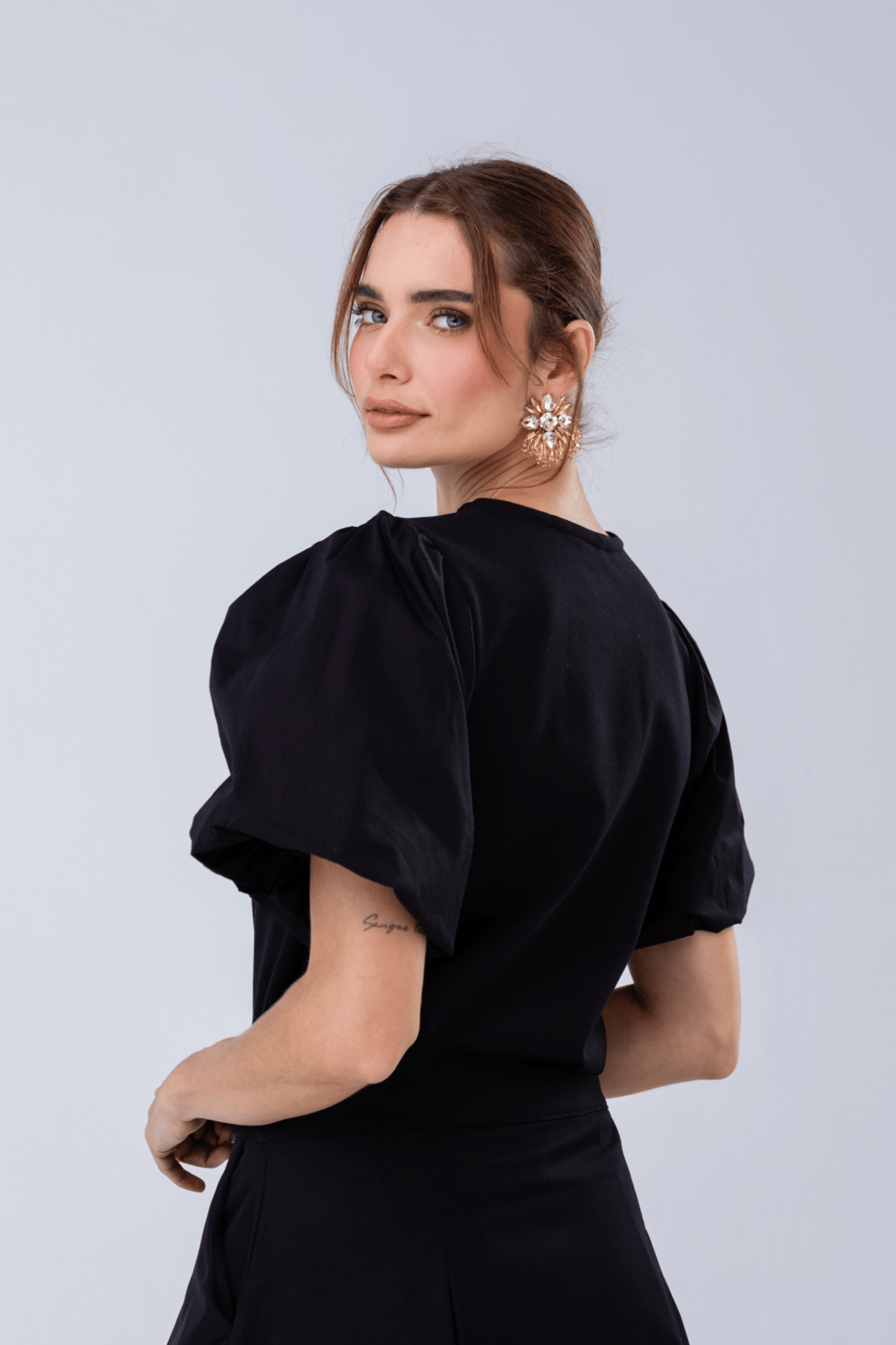 PTJ0058 blusa negra con mangas