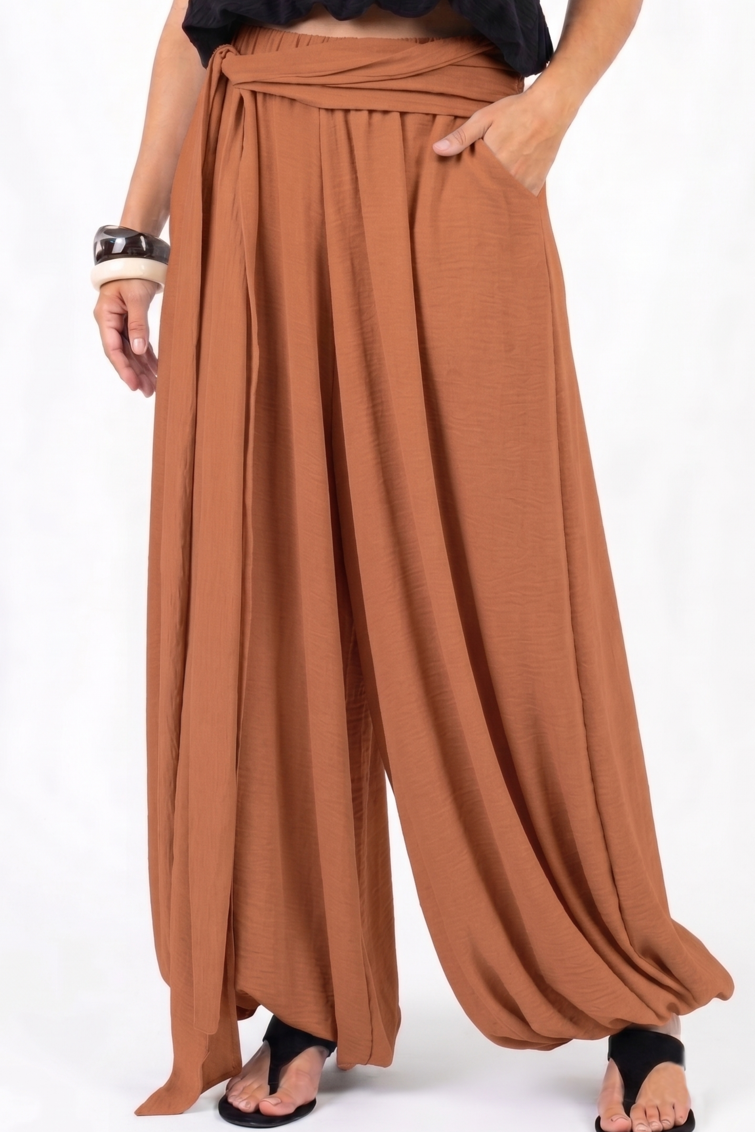 PTJ0082120 pantalón tipo aladino color café