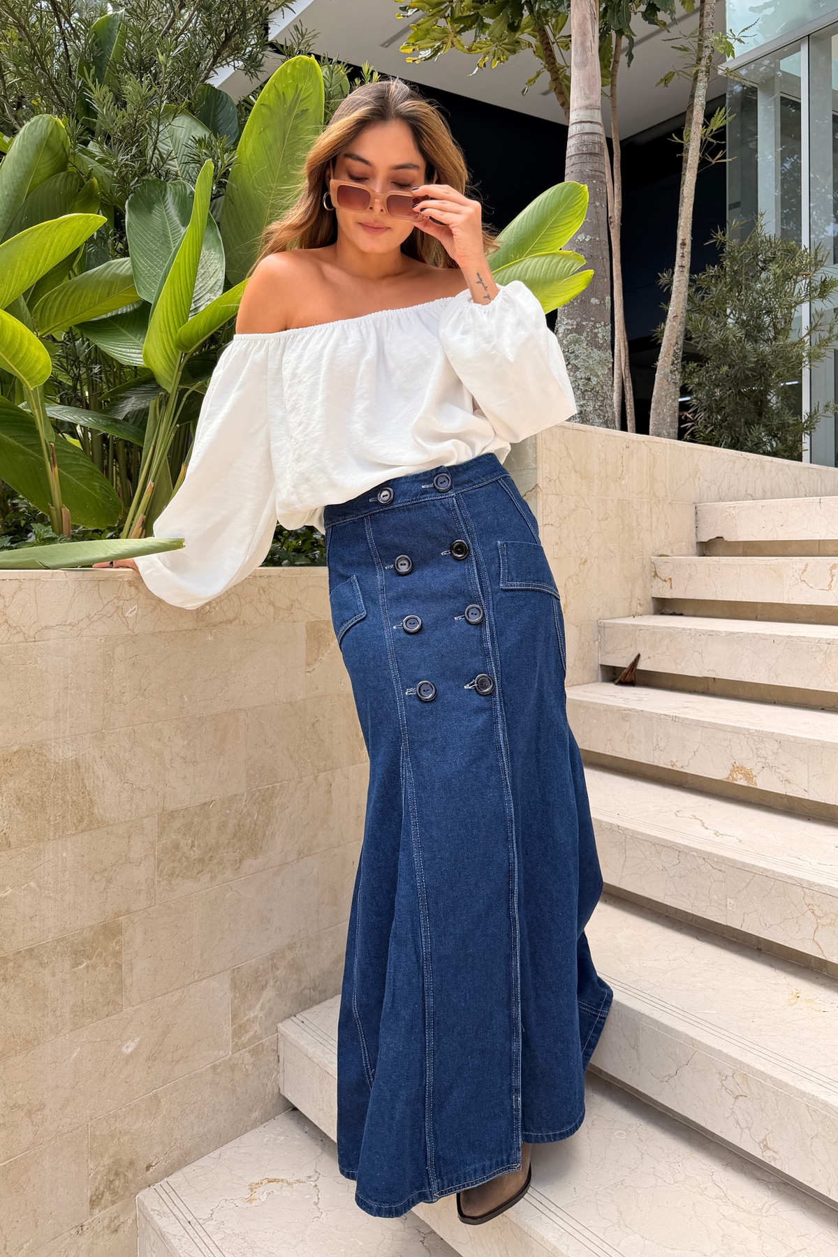 PTJ0108010 blusa amplia blanca con falda de tiro alto