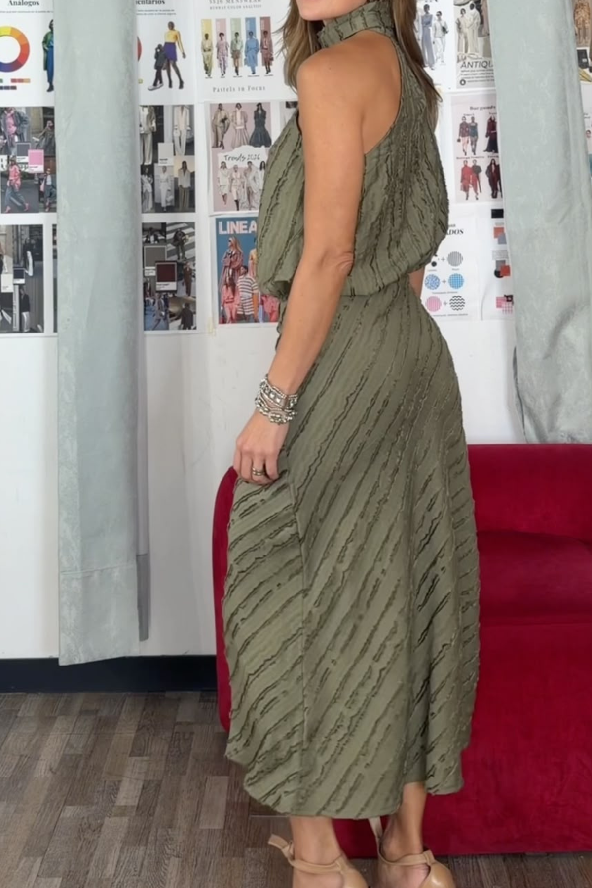 PTJ0199 falda midi con blusa verde