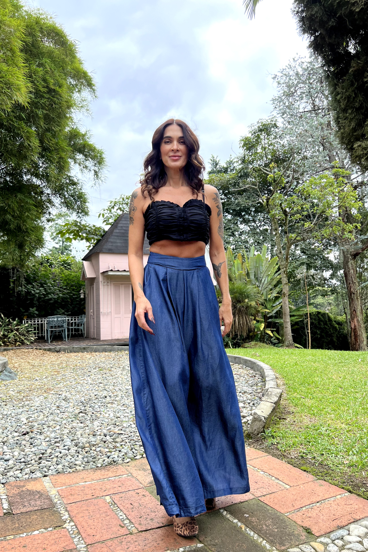 PTJ101709-Crop-top-de-tirantes-modelo