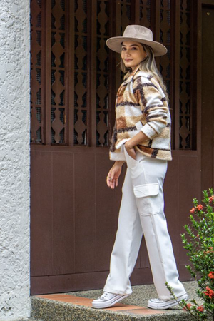 PTJ102614 chaqueta con look monocromático