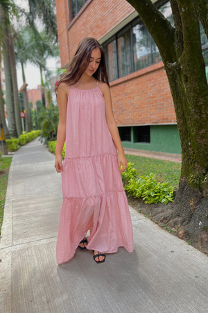 Hermoso vestito largo de tiras en hombros color palo de rosa