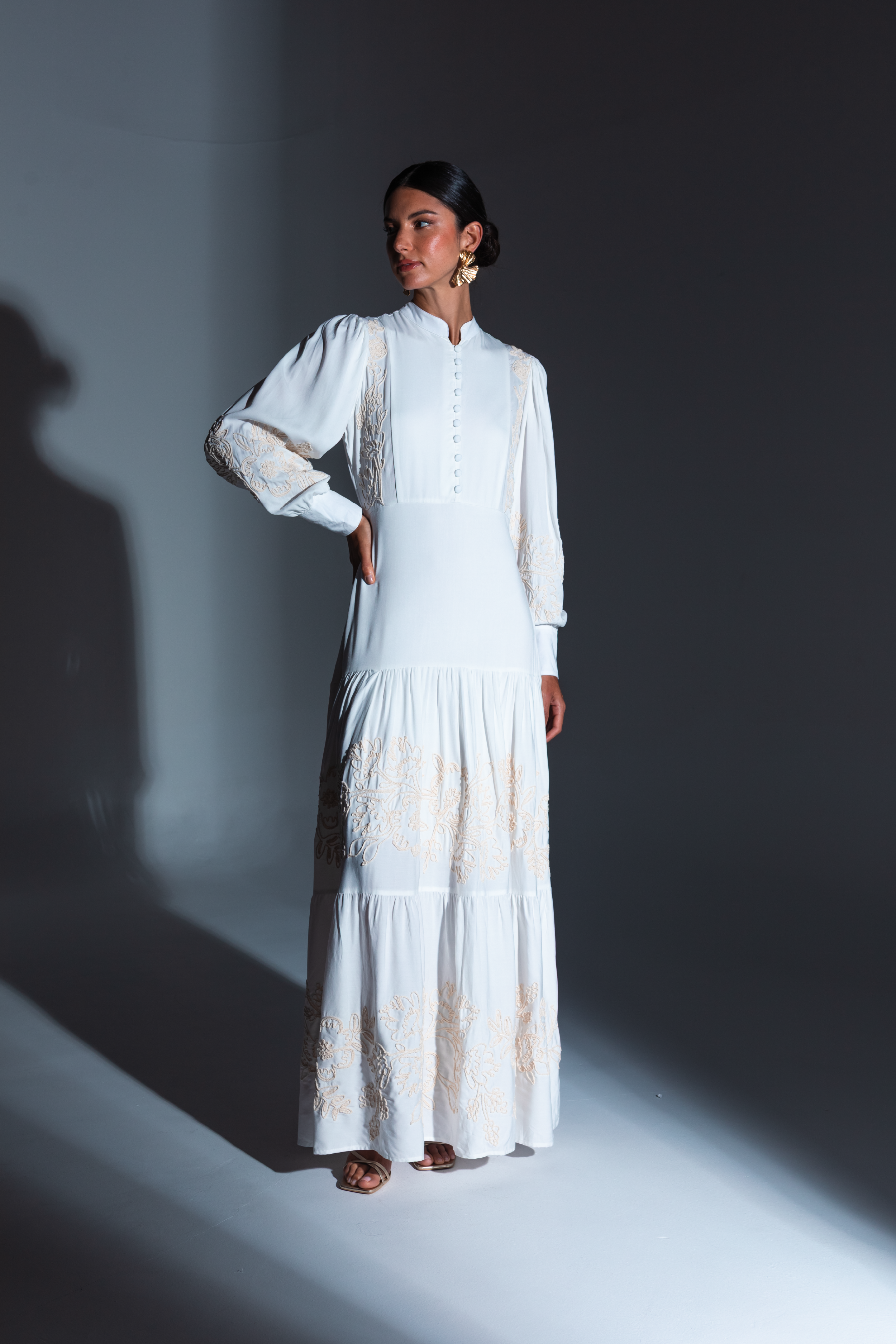 PTJ1256290 vestido largo con detalles románticos