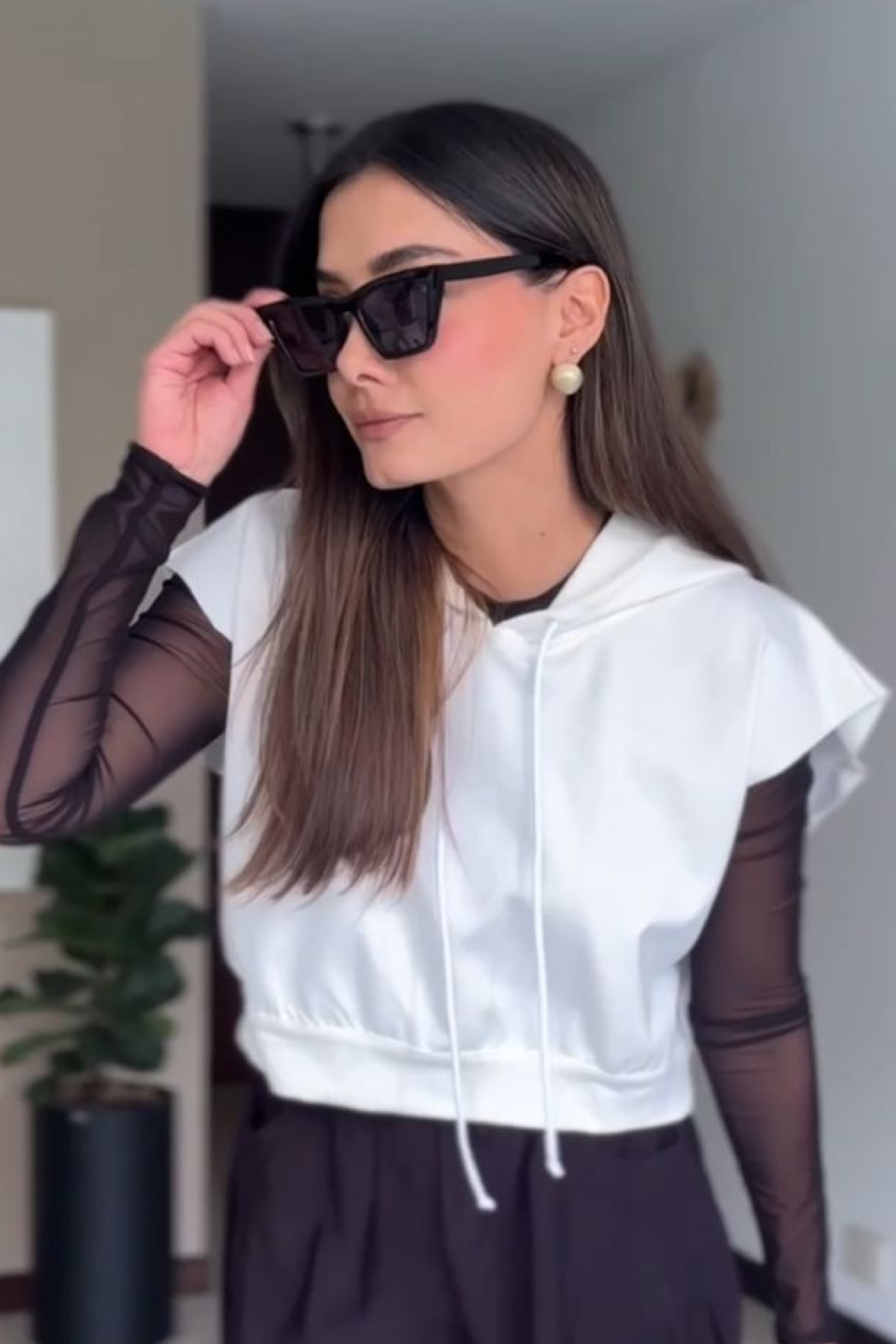 PTJ1457 Camiseta blanca con accesorio