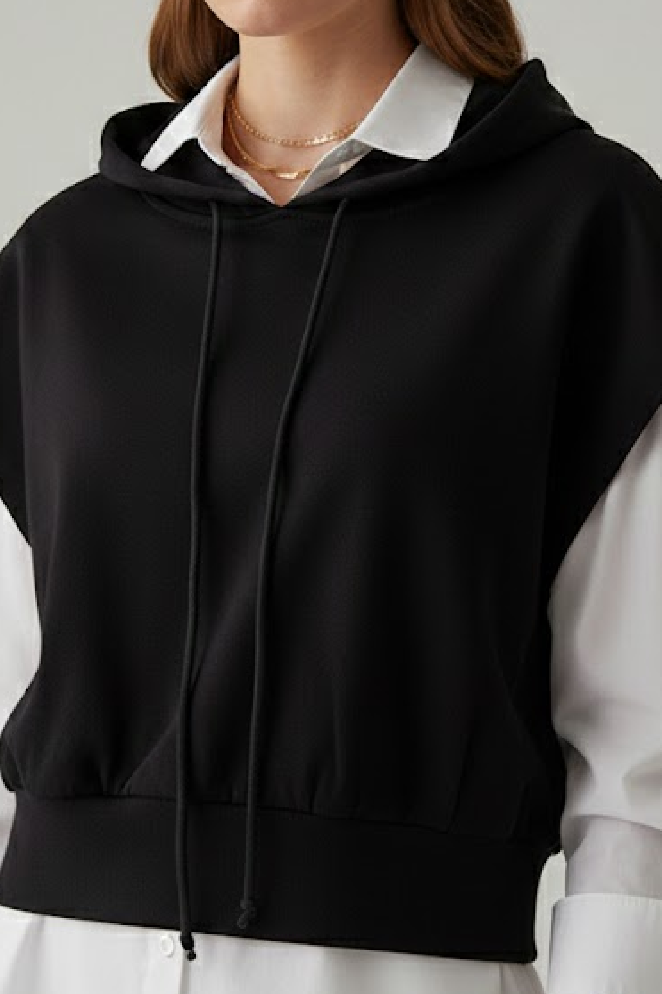 PTJ1457-blusa-negra-con-capota