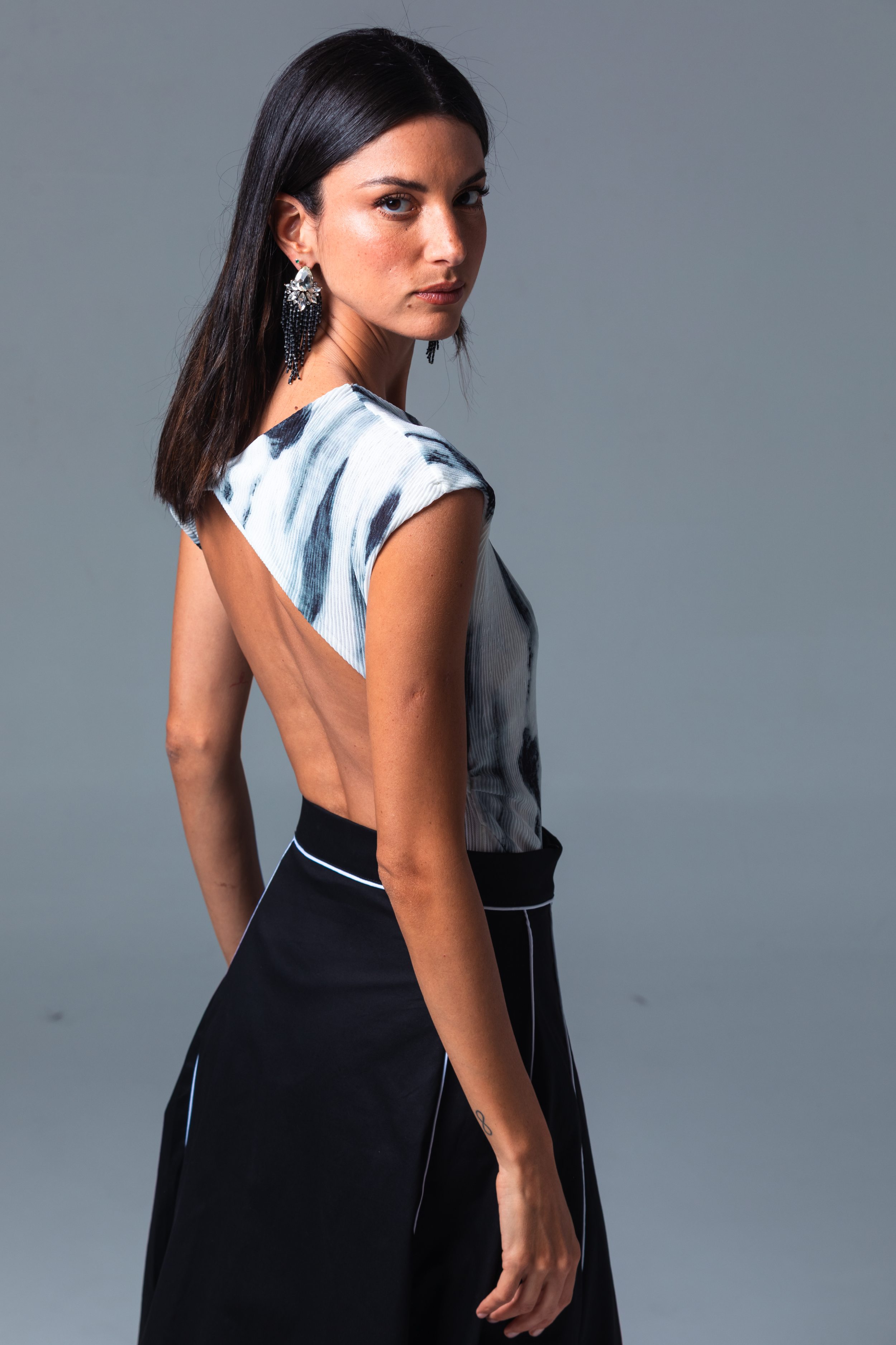 PTJ149812000 body con estampado y falda negra