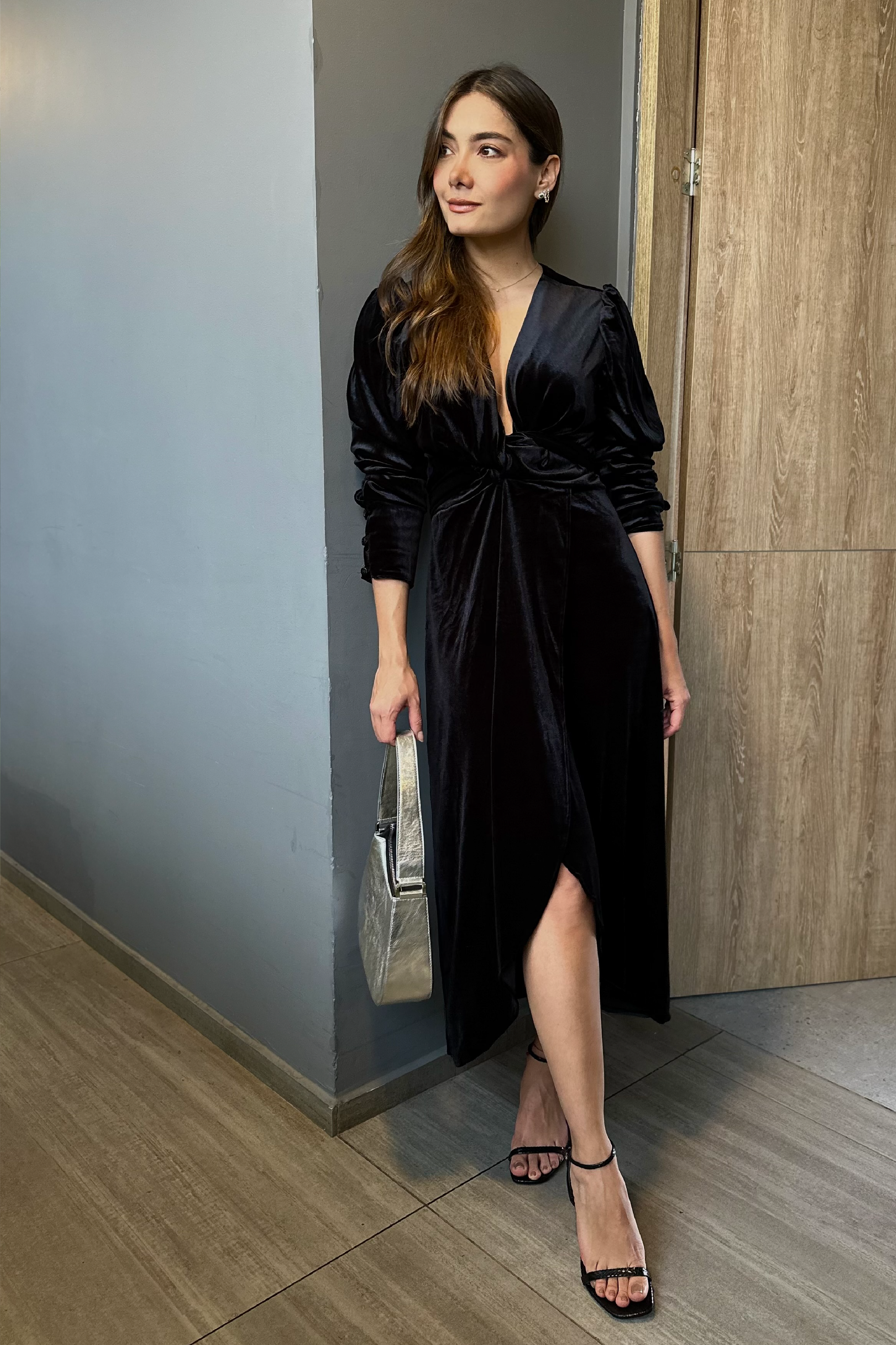 PTJ21451200 vestido midi negro terciopelo