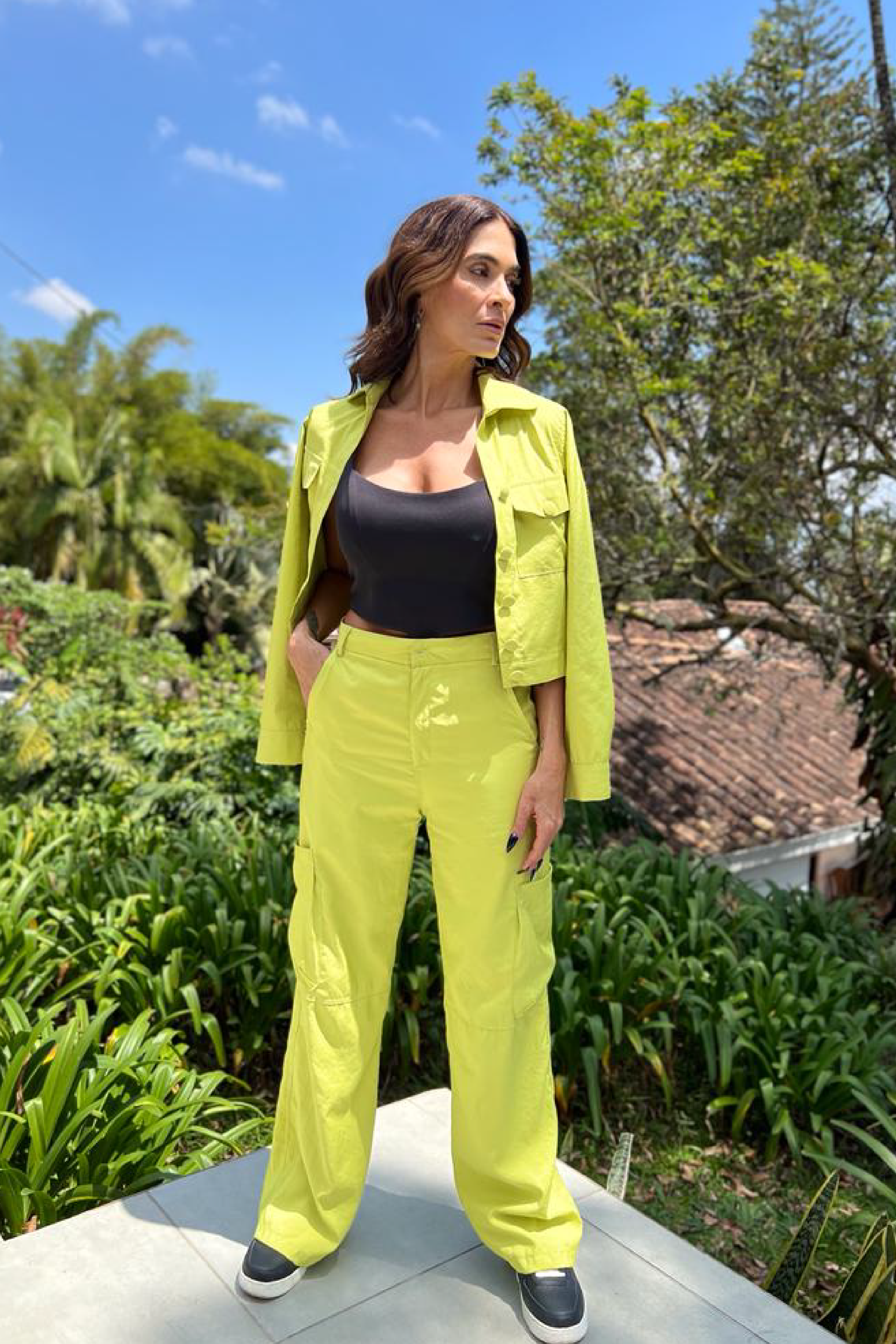 PTJ2326 pantalón verde neón con crop top