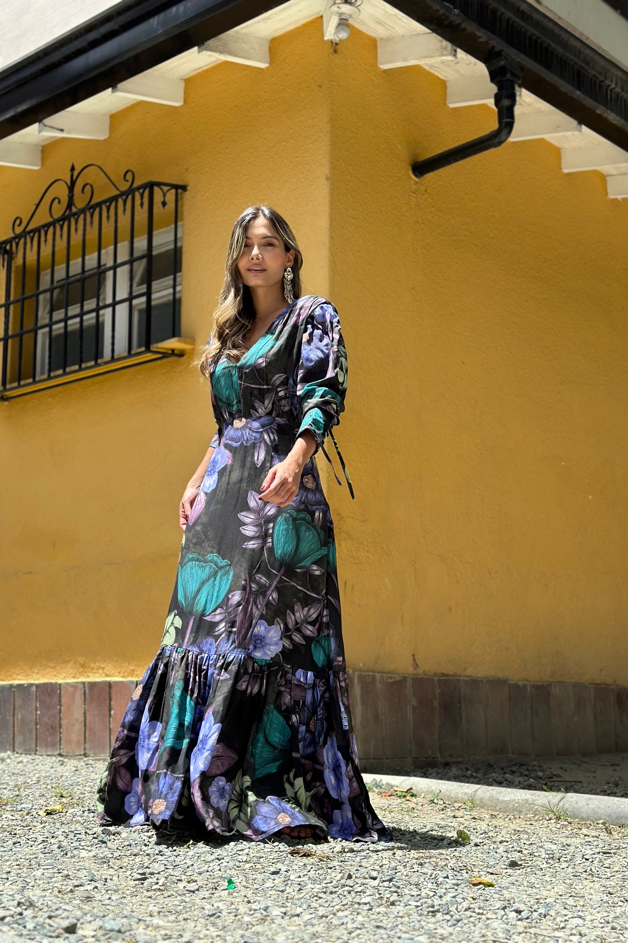 Vestido Manga larga rosal color violeta modelo 