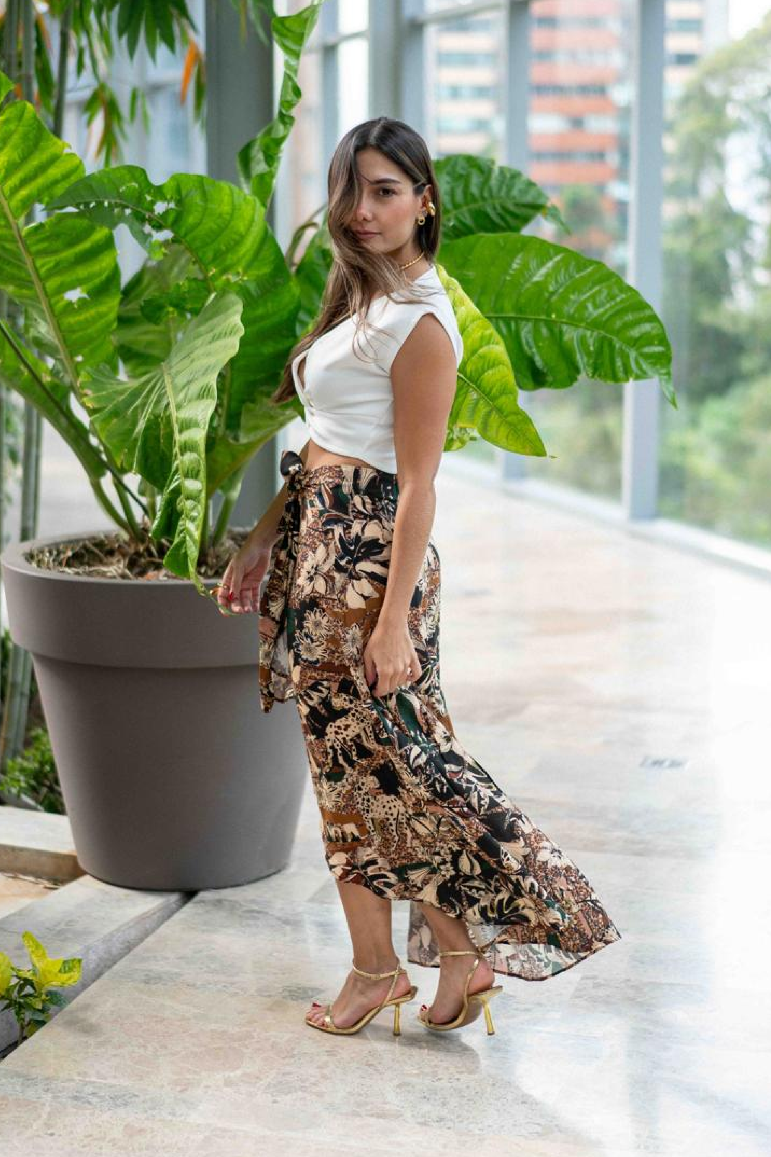 Falda estampada mini con lazos en la cintura