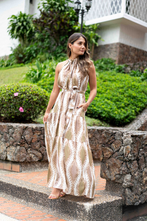 Vestido cuello halter color beige
