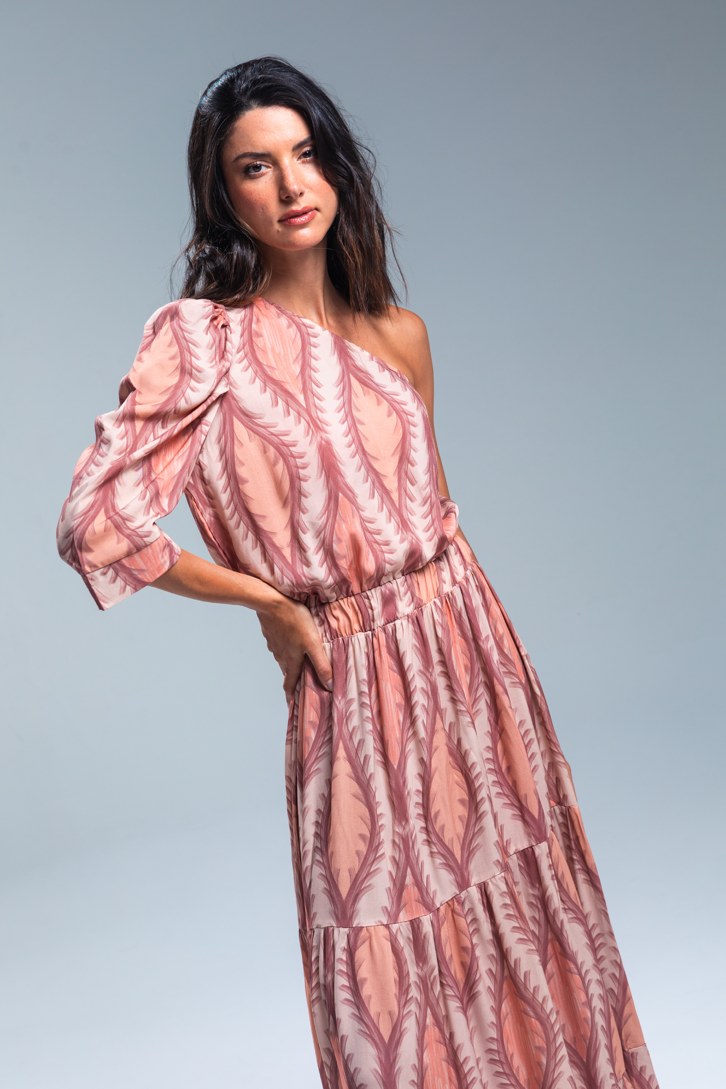 PTJ240329 vestido largo estampado con tacones