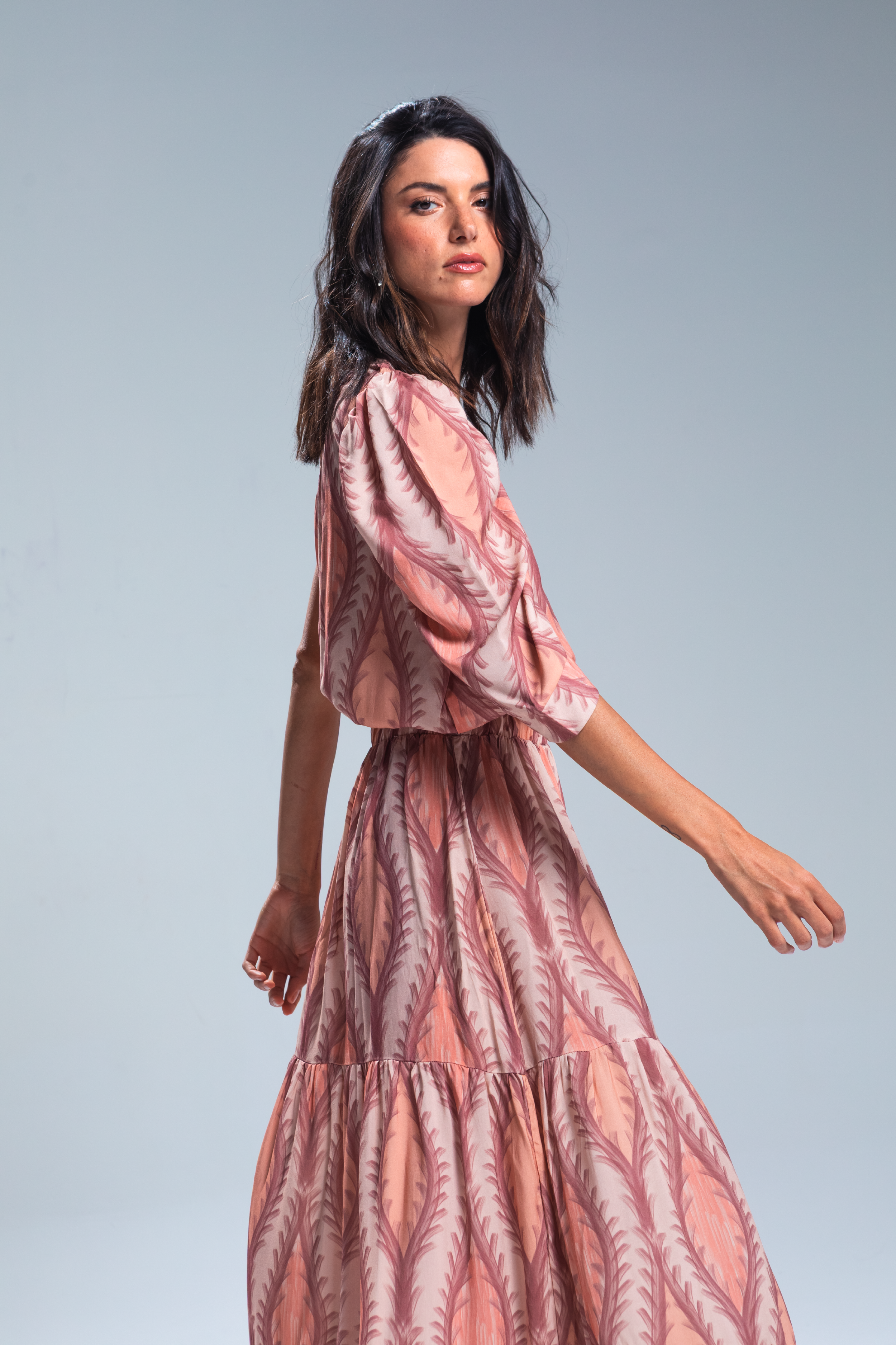 PTJ240329 vestido largo estampado con tacones