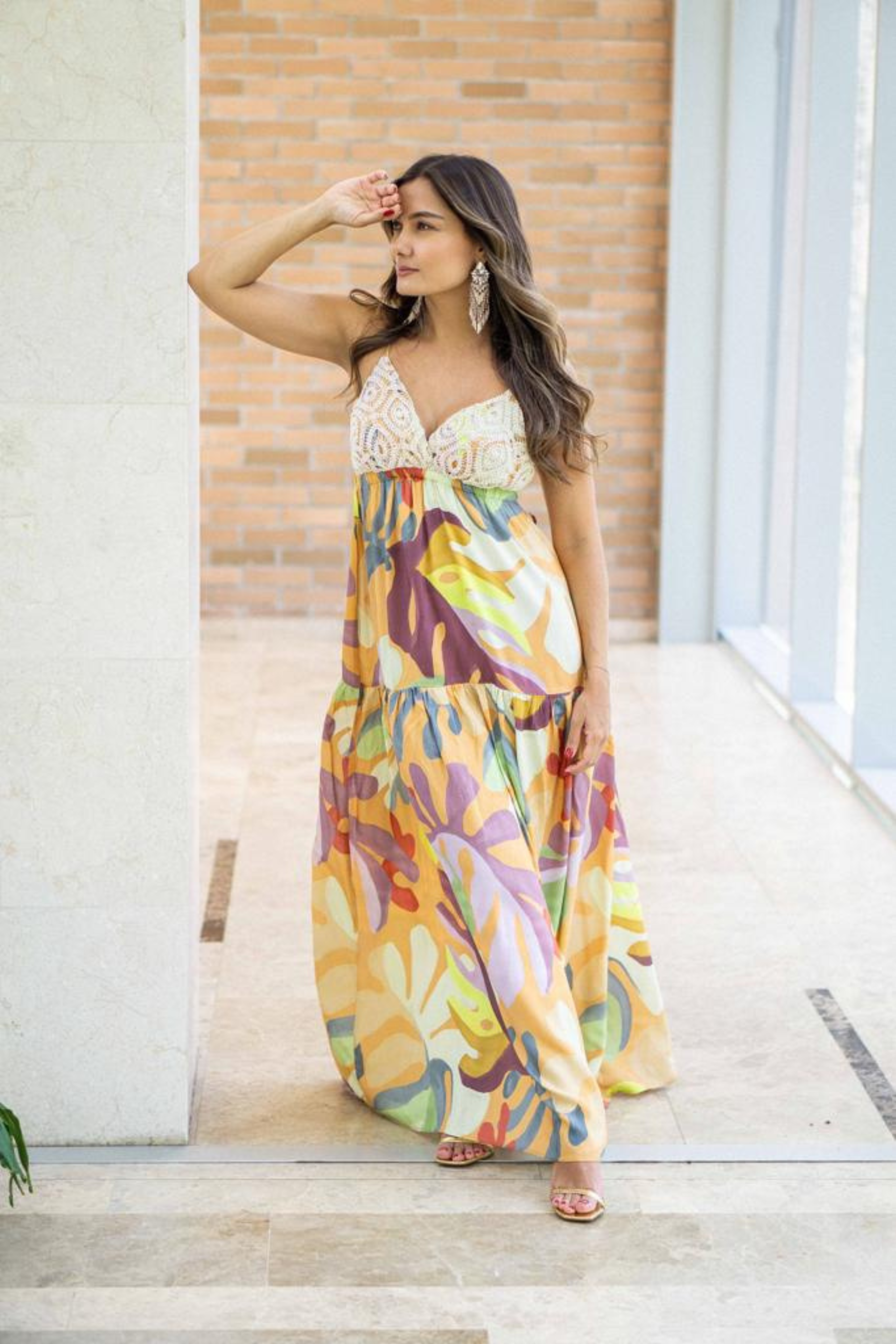 Vestido largo de tiras con bordado en el pecho rebekah