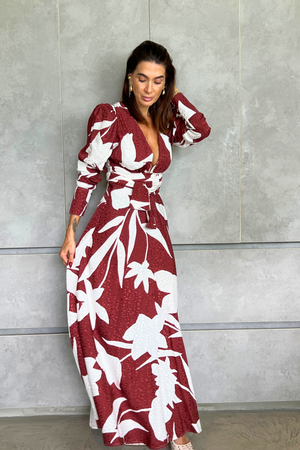 Hermoso vestido manga larga con escote y lazos para ajustar cintura