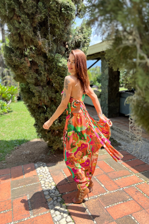Hermoso vestido largo asimetrico color verde