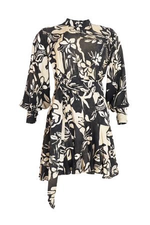 Hermoso vestido corto con mangas largas y cinturon 