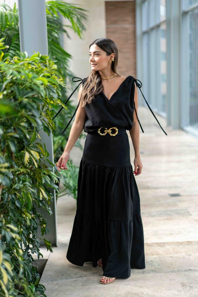 hermosa falda larga color negro