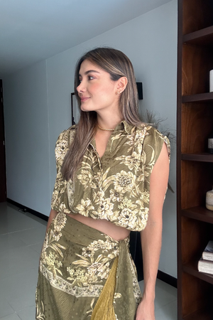 PTJ255628 falda con estampado y blusa corta