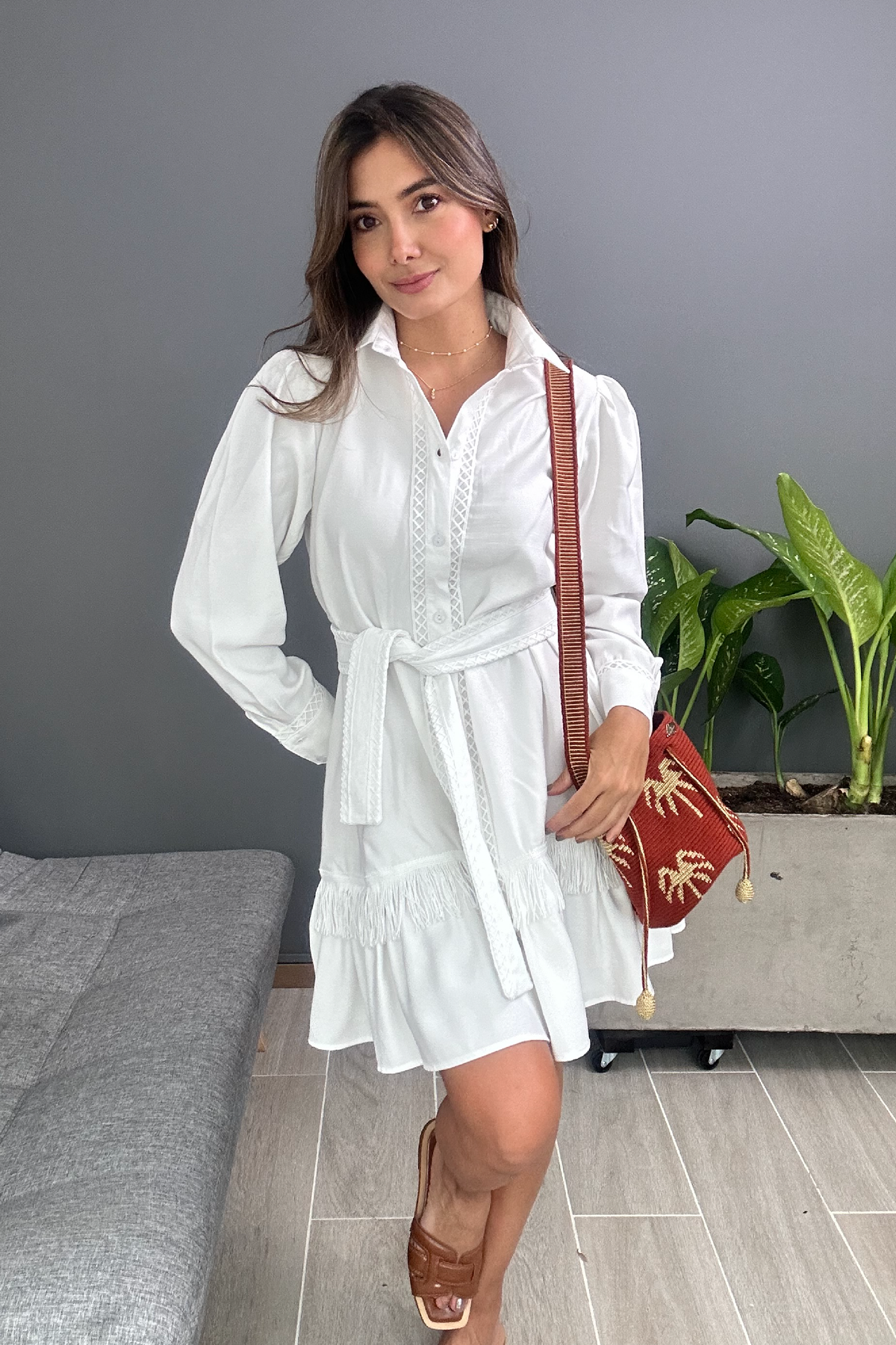 PTJ255830 vestido con bordados color blanco