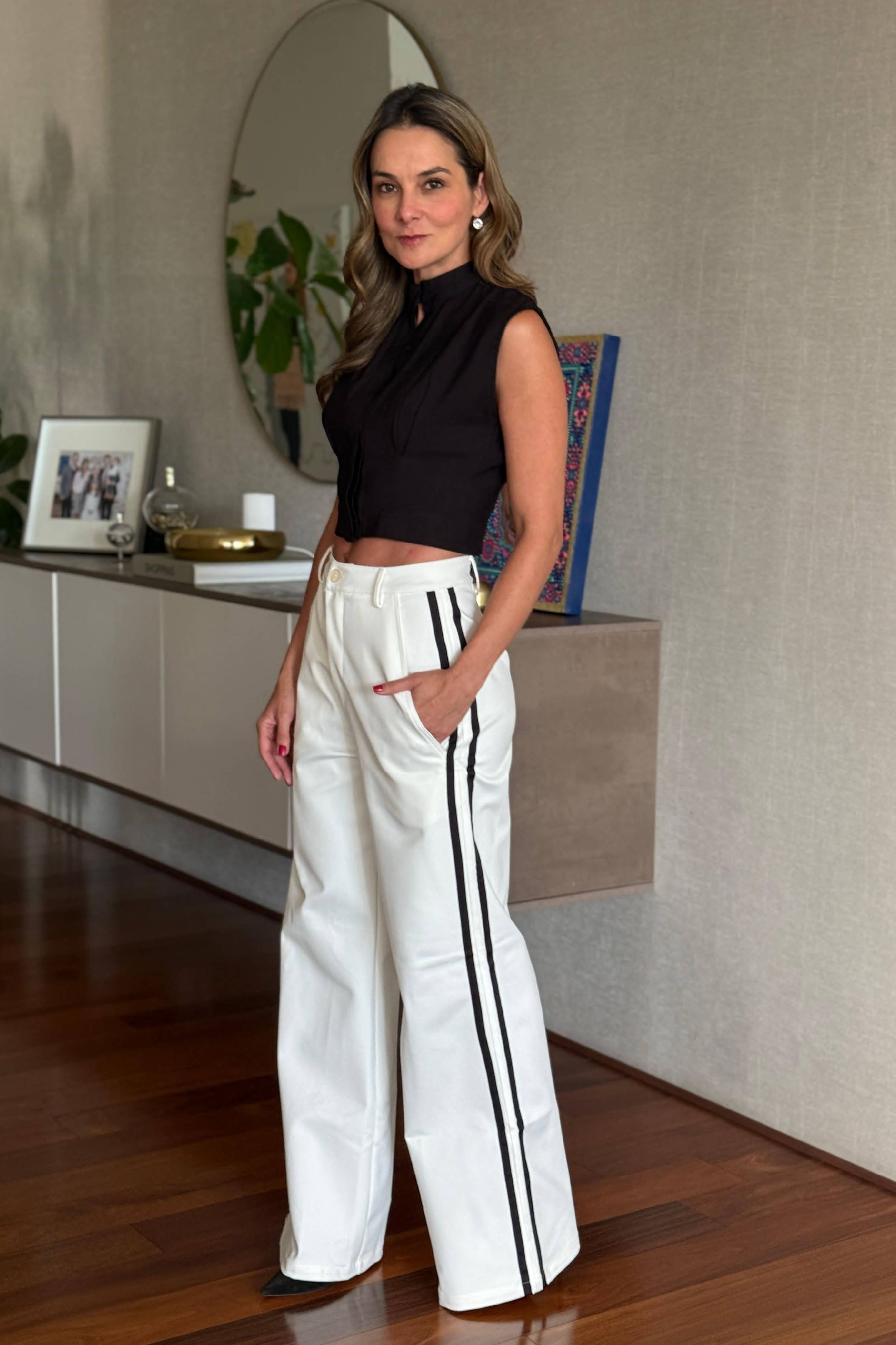 PTJ26771200311 pantalón con chaleco negro
